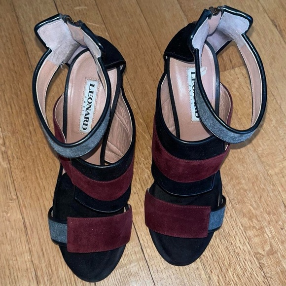 Leonard Paris Black and burgundy suede strappy sandals with 4.5" heel - Picture 7 of 13